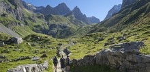 Randonnée dans la Vanoise. Montée au col de la Vanoise. Au centre, pointes de la Grande et petite Glières. A droite, Aiguille de la Vanoise. - © Savoie Mont Blanc / Lansard
