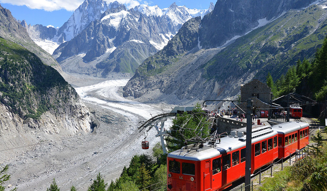 Chemin de fer du Montenvers - Chamonix - 712 646 passages en 2014 - © Savoie Mont Blanc / Voglino