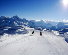 Skieurs sur la piste du Bozelet, secteur de Champagny - Domaine Paradiski - © Savoie Mont Blanc / Givois