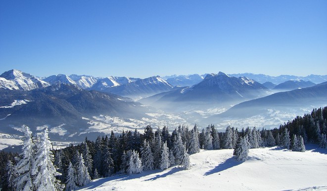 Panorama sur les Bauges depuis le Semnoz - © Savoie Mont Blanc / Chabance